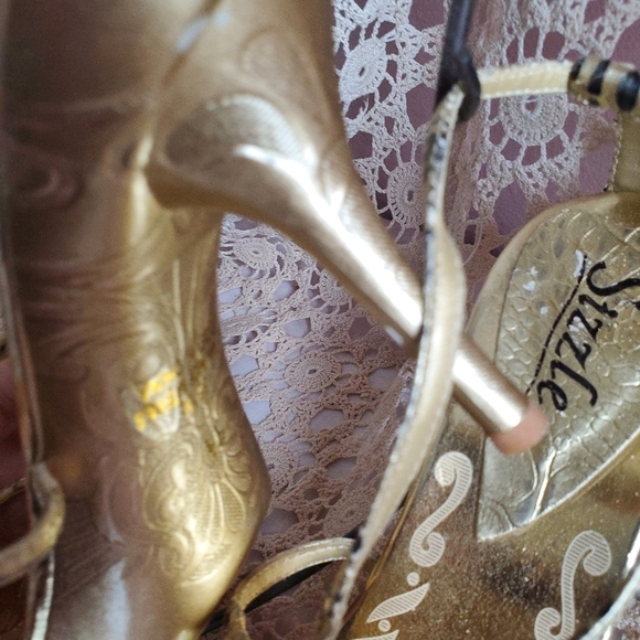 Sizzle gold Rhinestone - Picture 8 of 16